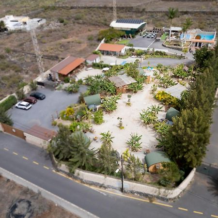 Nashira Hot Tub Piscina Y Jardin Villa Buzanada Exterior photo
