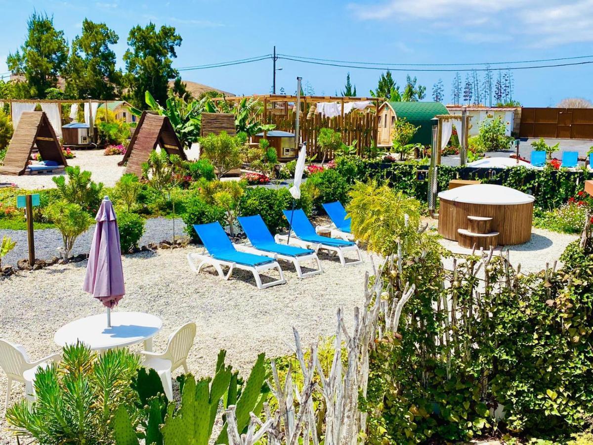 Nashira Hot Tub Piscina Y Jardin Villa Buzanada Exterior photo