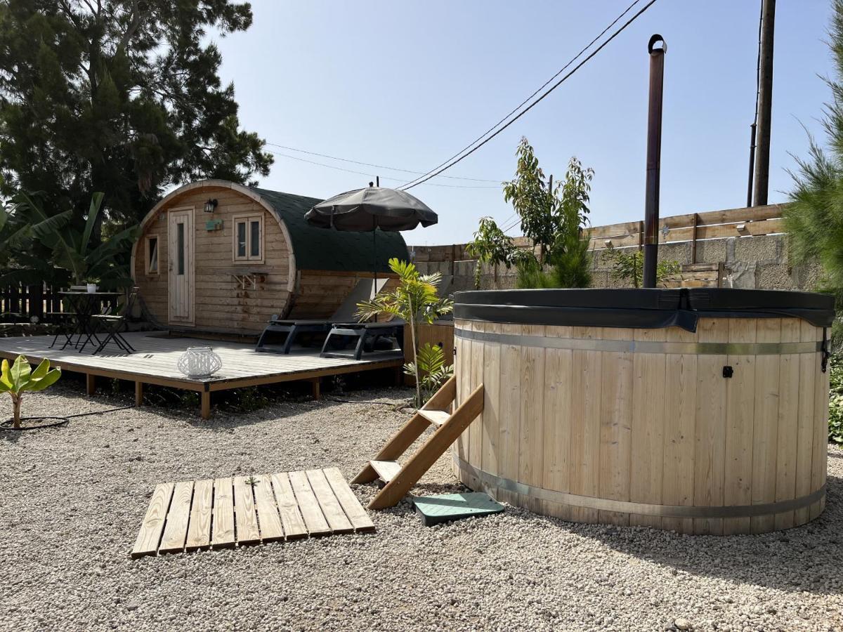 Nashira Hot Tub Piscina Y Jardin Villa Buzanada Exterior photo