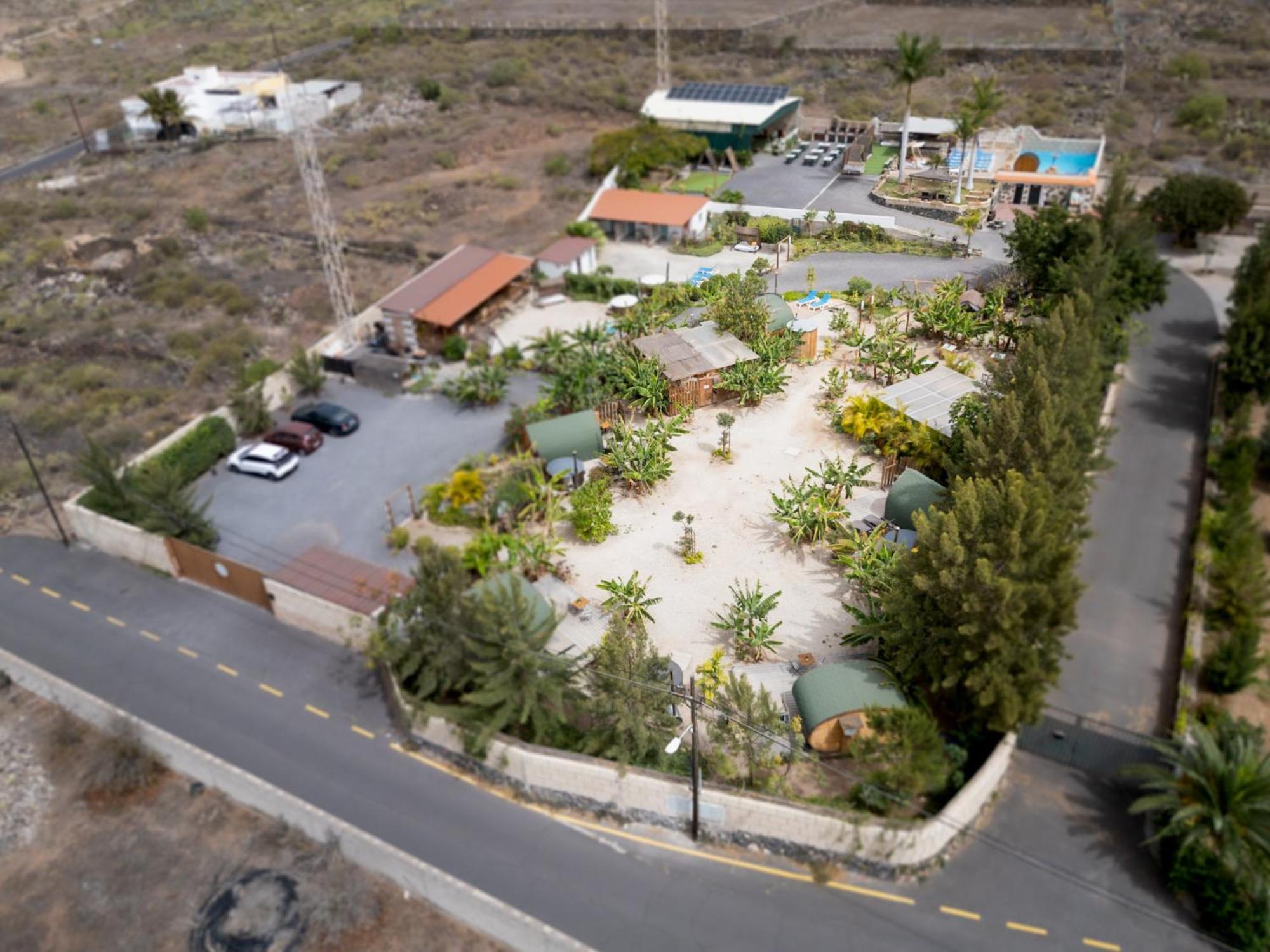 Nashira Hot Tub Piscina Y Jardin Villa Buzanada Exterior photo